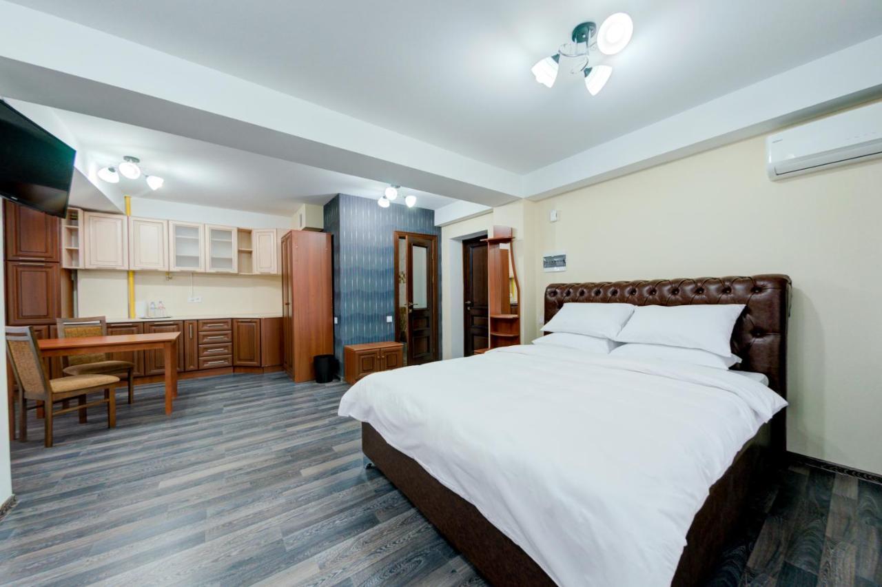 Catherine Hotel Κισινάου Εξωτερικό φωτογραφία